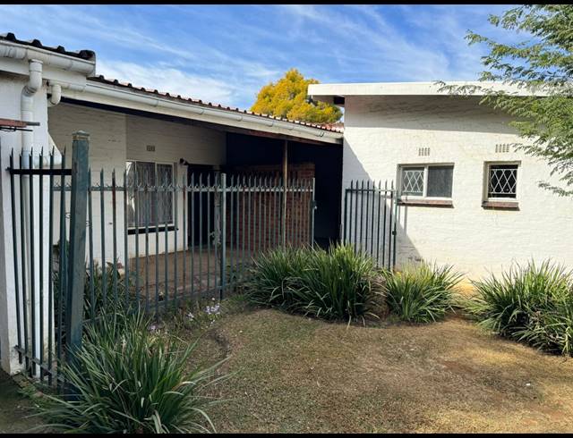 3 BEDROOM SECTIONAL TITLE FOR SALE IN MERRIVALE